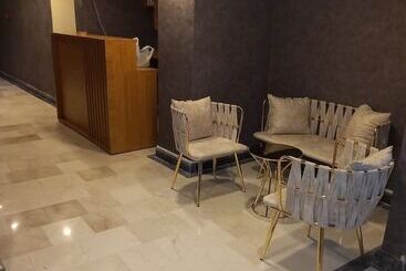Golden Hi̇ll Hotel Downtown
