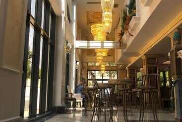 Golden Hi̇ll Hotel Downtown