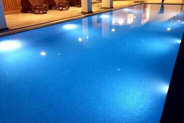 Golden Hi̇ll Hotel Downtown