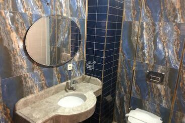 Golden Hi̇ll Hotel Downtown