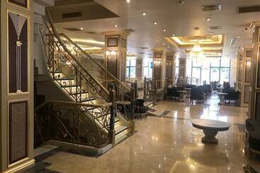 Golden Hi̇ll Hotel Downtown