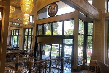 Golden Hi̇ll Hotel Downtown