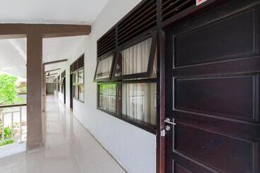 هتل Reddoorz Syariah Near Banda Aceh Convention Hall