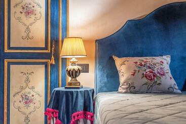 پانسیون Bar Vitelli Charming Suites