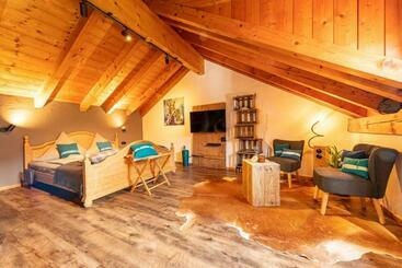 פנסיון Desiree`s Dahuim