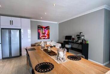 پانسیون The Penthouse