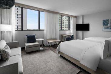 هتل Element Miami Brickell