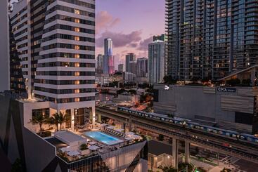 هتل Element Miami Brickell
