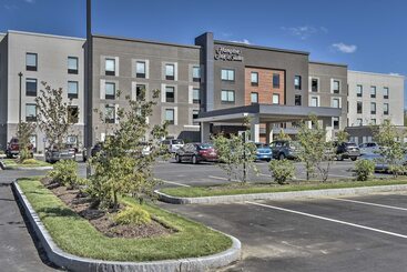 هتل Hampton Inn & Suites Keene