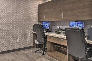 هتل Hampton Inn & Suites Keene