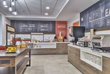 هتل Hampton Inn & Suites Keene