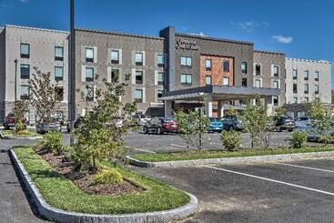 هتل Hampton Inn & Suites Keene