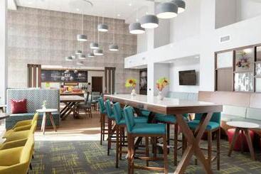 هتل Hampton Inn & Suites Keene