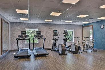 هتل Hampton Inn & Suites Keene