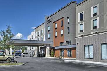 هتل Hampton Inn & Suites Keene