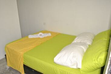 هتل Hostal Castillo Del Mar   Hostel