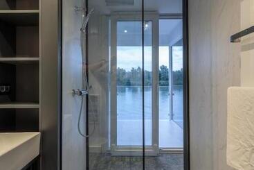 Joy 5 Hotel & Spa