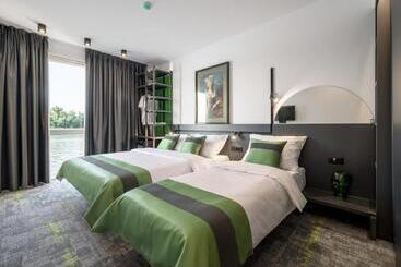 Joy 5 Hotel & Spa