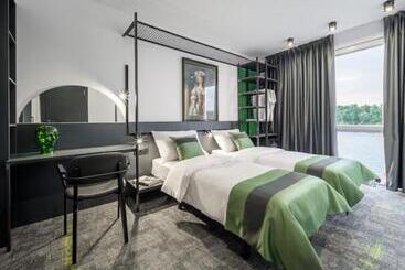 Joy 5 Hotel & Spa