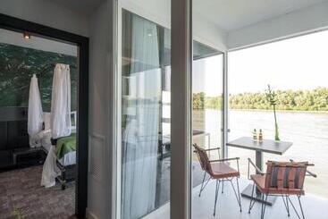 Joy 5 Hotel & Spa