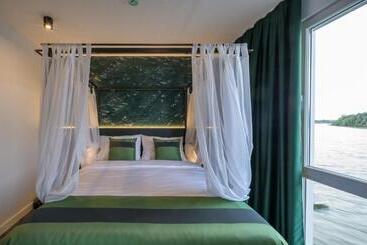 Joy 5 Hotel & Spa