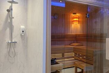 Joy 5 Hotel & Spa