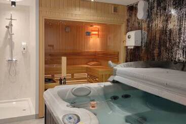 Joy 5 Hotel & Spa