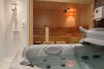 Joy 5 Hotel & Spa