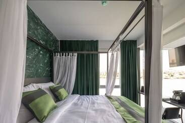 Joy 5 Hotel & Spa