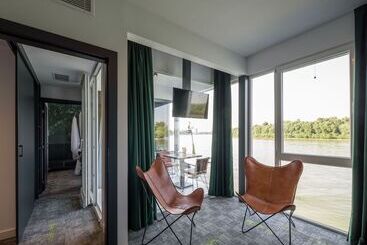 Joy 5 Hotel & Spa