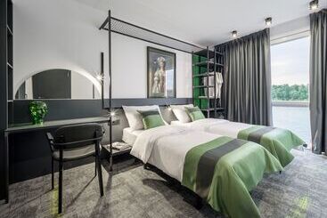 Joy 5 Hotel & Spa