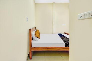 酒店 O V.n Boarding And Lodging