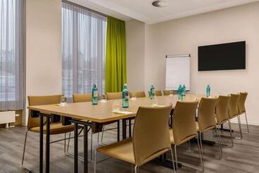 هتل Super 8 By Wyndham Chemnitz