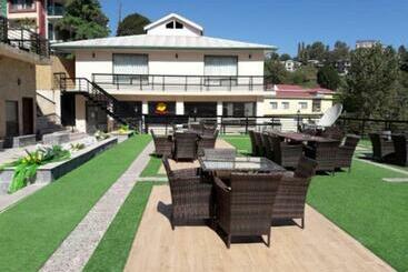 هتل The Opulent Resort