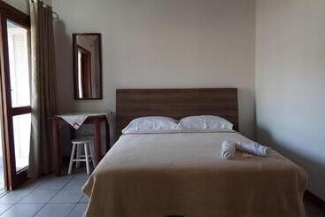 پانسیون Residencial Da Praça Garopaba