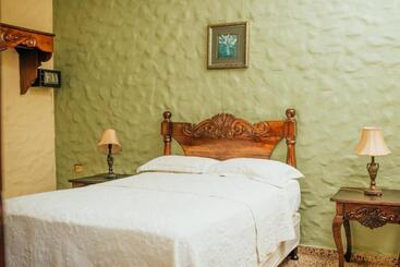 هتل Condesa