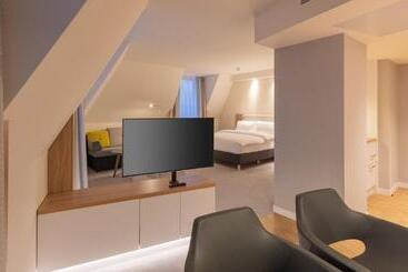 هتل Holiday Inn Express & Suites   Potsdam, An Ihg