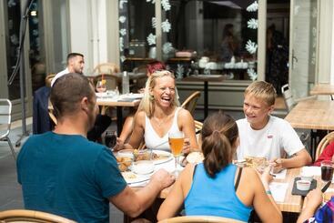 هتل Logis Hostellerie Du Marche