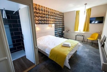 هتل Logis Hostellerie Du Marche