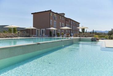 هتل Riva Toscana Golf Resort & Spa