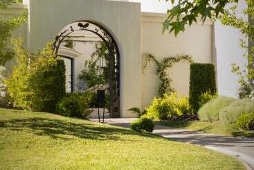 هتل Susana Balbo Winemaker´s House
