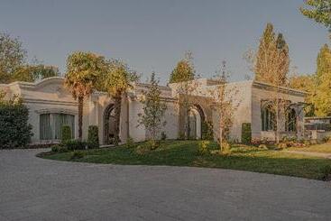 هتل Susana Balbo Winemaker´s House