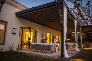هتل Susana Balbo Winemaker´s House