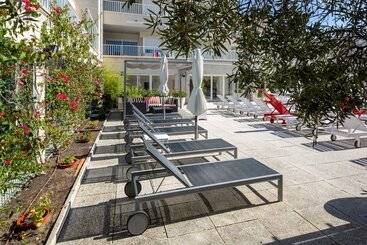 Apartamentos Centremar