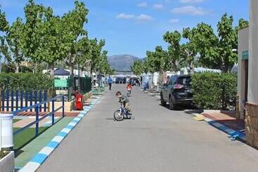 Camping Y Bungalows Monmar