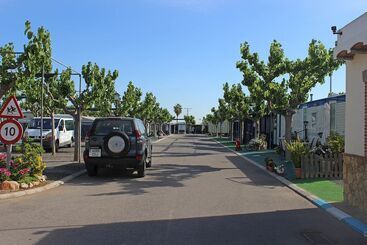 Camping Y Bungalows Monmar