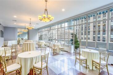 هتل 3 West Club