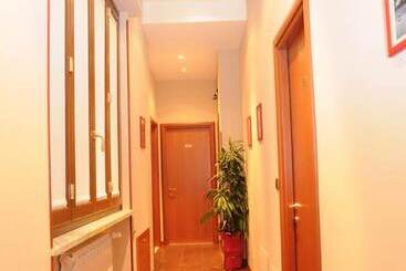 酒店 Affittacamere Conte Di Cavour