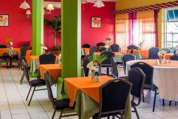 هتل Bay Gardens Inn