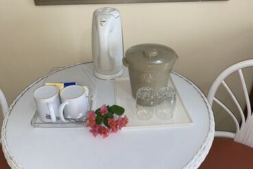 هتل Bay Gardens Inn